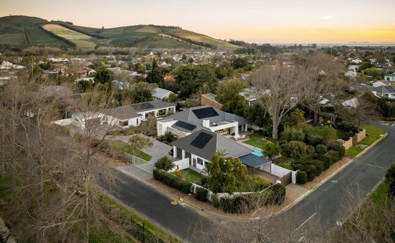 8 Bedroom Property for Sale in Somerset West Western Cape